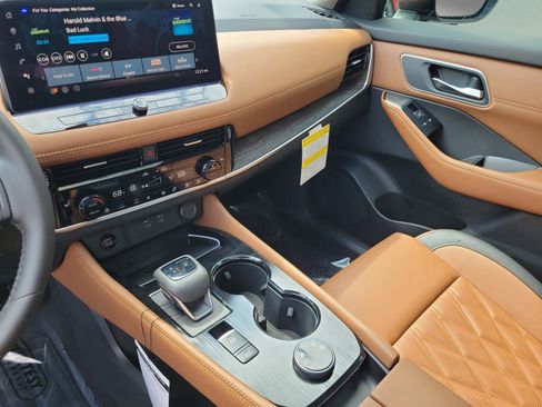 New 2026 Nissan Rogue Platinum image 30