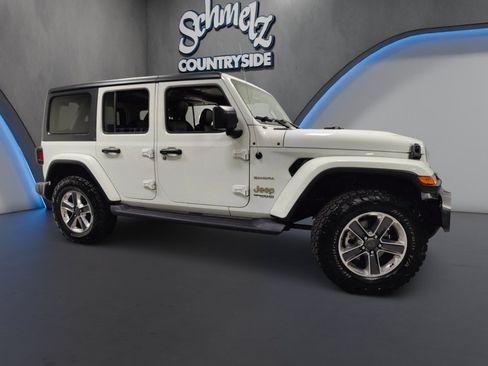 Used 2020 Jeep Wrangler Unlimited Sahara AWD/4WD image 3