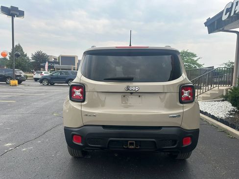 Used 2015 Jeep Renegade Latitude w/ Popular Equipment Group AWD/4WD image 5
