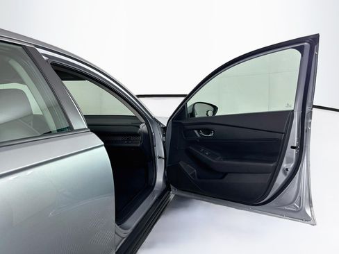 Used 2025 Honda Accord LX image 29
