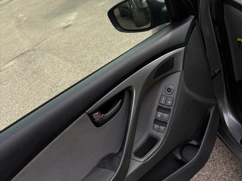 Used 2012 Hyundai Elantra GLS w/ Preferred Pkg 3 FWD image 31