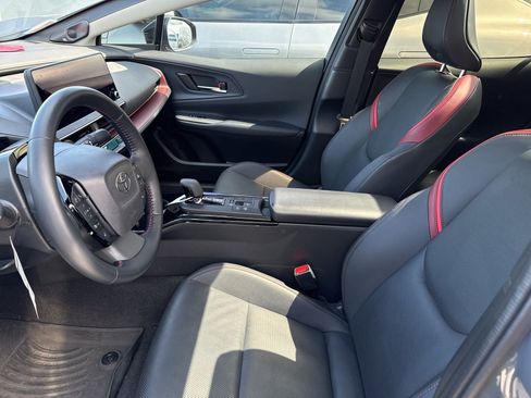 Used 2024 Toyota Prius Prime Premium w/ Advanced Technology Package image 4