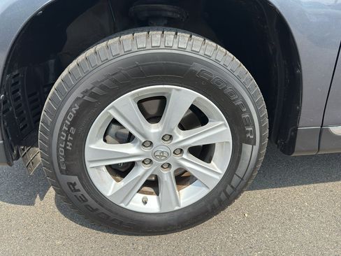 Used 2013 Toyota Highlander SE AWD/4WD image 9