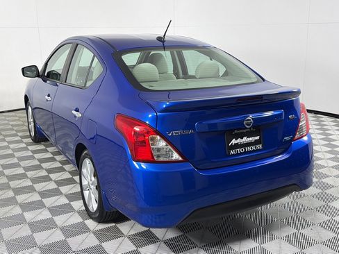 Used 2015 Nissan Versa SL image 7