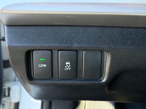 Used 2015 Honda Crosstour EX-L image 29