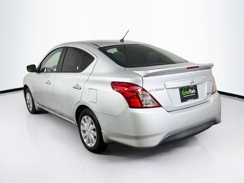 Used 2016 Nissan Versa SV FWD image 5
