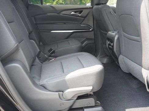 Used 2025 Chevrolet Traverse LT AWD/4WD image 33