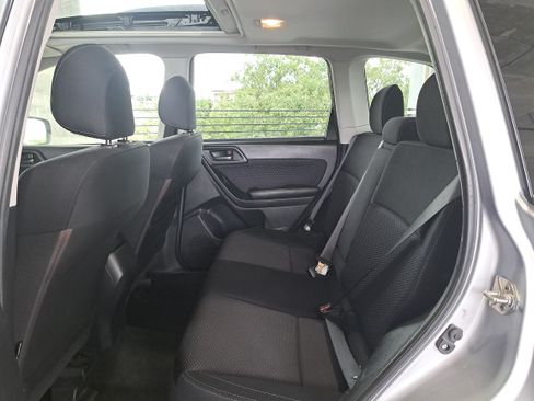 Used 2018 Subaru Forester 2.5i Premium w/ All-Weather Package AWD/4WD image 9