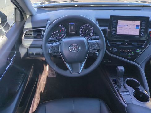 Used 2024 Toyota Camry SE image 15