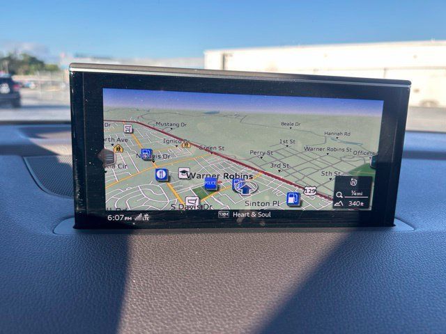 Used 2017 Audi Q7 3.0T Prestige AWD/4WD image 11