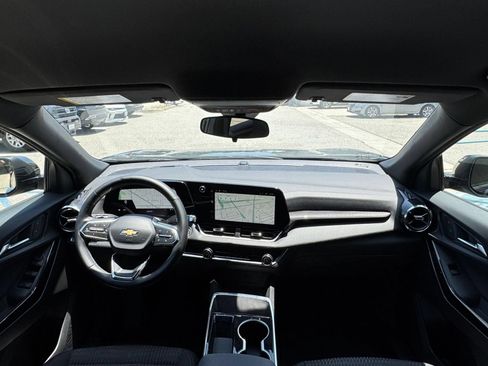 Used 2025 Chevrolet Equinox LT FWD image 34