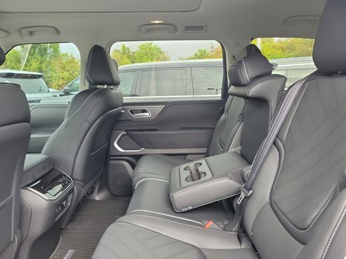 New 2026 INFINITI QX80 Luxe image 9