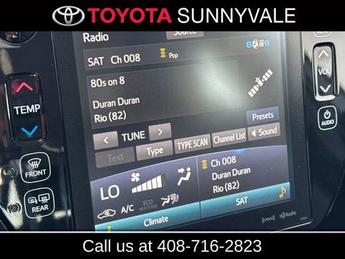 Used 2019 Toyota Prius Prime Premium w/ Preferred Accessory Package FWD image 31