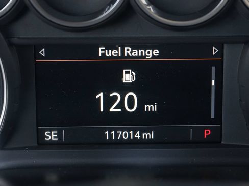 Used 2021 Chevrolet Silverado 1500 LT RWD image 28