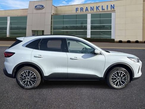 New 2026 Ford Escape SE FWD image 8