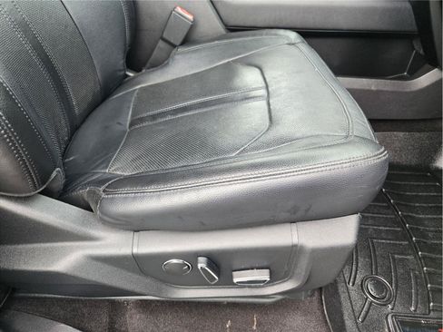 Used 2018 Ford Expedition Limited w/ Equipment Group 302A AWD/4WD image 21
