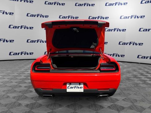 Used 2022 Dodge Challenger SXT RWD image 11