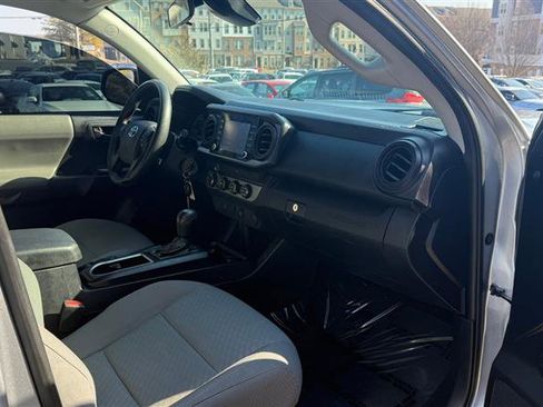 Used 2020 Toyota Tacoma SR5 image 10