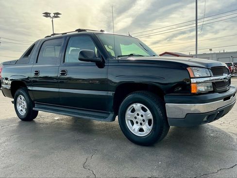 Used 2005 Chevrolet Avalanche Z66 w/ Sun And Sound Package image 6