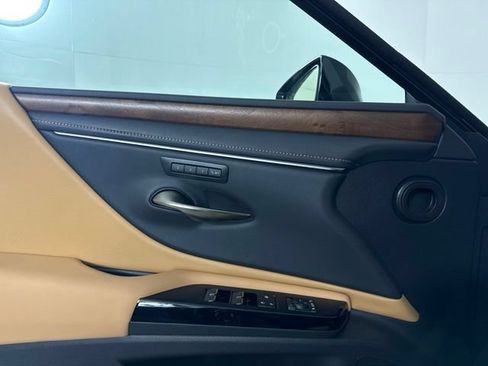 Used 2025 Lexus ES 350 w/ Premium Package FWD image 29