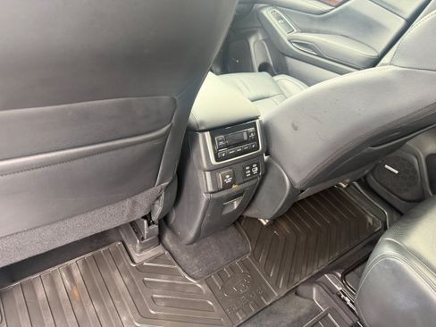 Used 2023 Subaru Ascent Touring AWD/4WD image 17