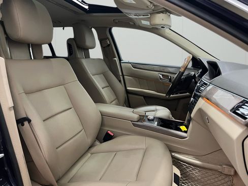 Used 2011 Mercedes-Benz E 350 4MATIC Wagon image 19