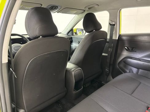 Used 2025 Hyundai Kona SE FWD image 19
