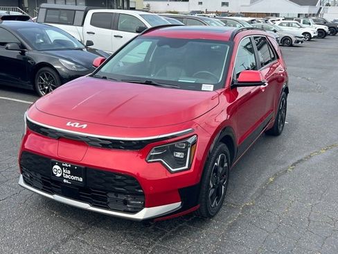 Certified 2023 Kia Niro Wave w/ Wave Preserve Package FWD image 3