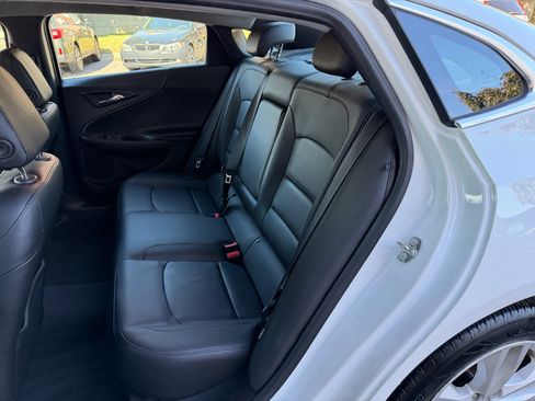 Used 2016 Chevrolet Malibu LT w/ Leather Package image 14