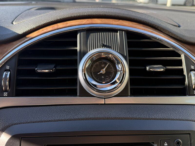 Used 2010 Buick Enclave CXL FWD image 9