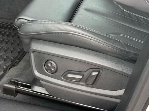 Certified 2025 Audi Q5 2.0T Premium w/ Convenience Plus Package AWD/4WD image 14