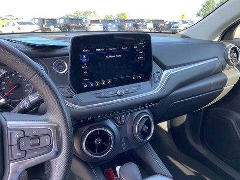 Used 2025 Chevrolet Blazer LT FWD image 23