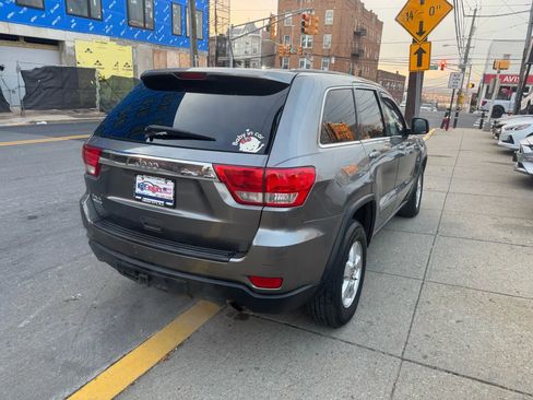 Used 2013 Jeep Grand Cherokee Laredo image 4