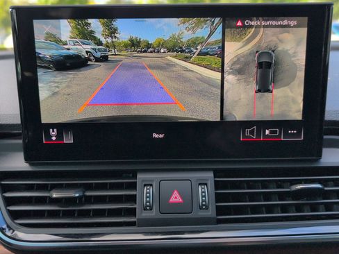 Used 2021 Audi Q5 e Premium Plus w/ Premium Plus Package image 21