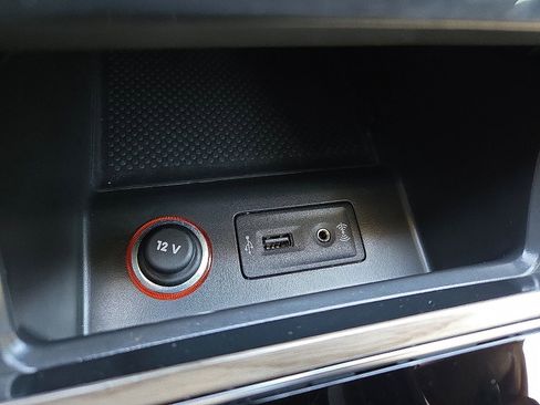 Used 2017 Volkswagen Passat 1.8T SEL Premium image 20