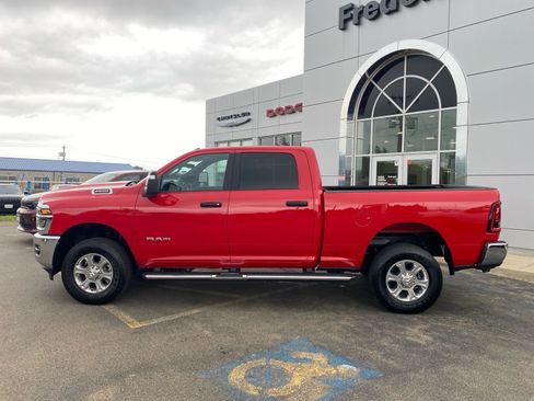 Used 2026 RAM 2500 Big Horn AWD/4WD image 2