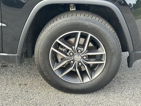 Used 2017 Jeep Grand Cherokee Limited AWD/4WD image 12
