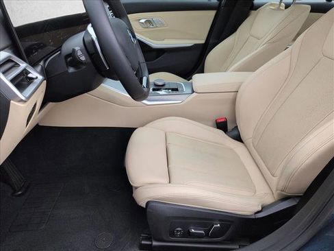 Used 2025 BMW 330i Sedan w/ Convenience Package image 17