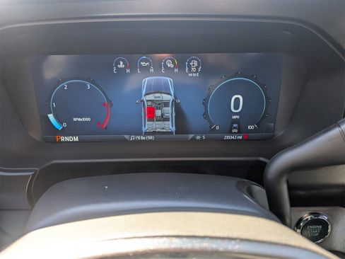 Used 2024 Ford F450 Platinum w/ FX4 Off-Road Package image 32