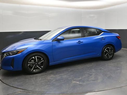 Used 2025 Nissan Sentra SV FWD image 4