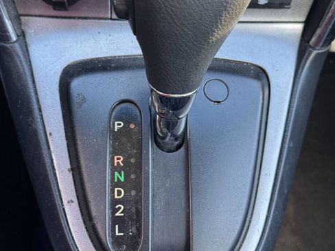 Used 2006 Pontiac Vibe w/ Preferred Package image 18