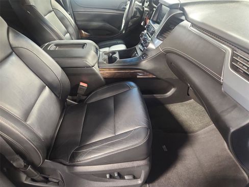 Used 2018 Chevrolet Suburban LT AWD/4WD image 27