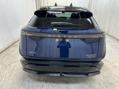 New 2025 Nissan Ariya Platinum image 8