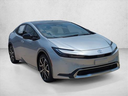 Used 2025 Toyota Prius Plug-In Hybrid FWD image 3