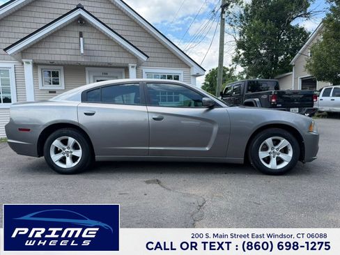 Used 2011 Dodge Charger SE RWD image 8