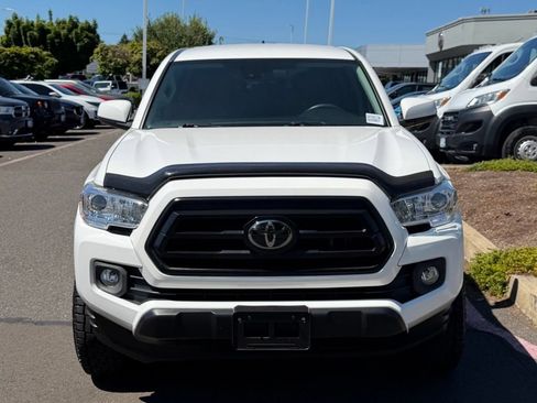 Used 2022 Toyota Tacoma SR AWD/4WD image 3