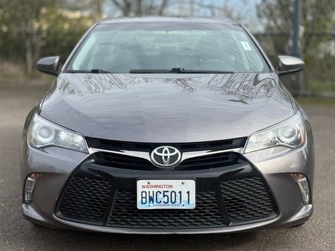 Used 2017 Toyota Camry XSE w/ Moonroof Package image 8