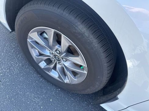 Used 2025 Toyota Sienna XLE image 28