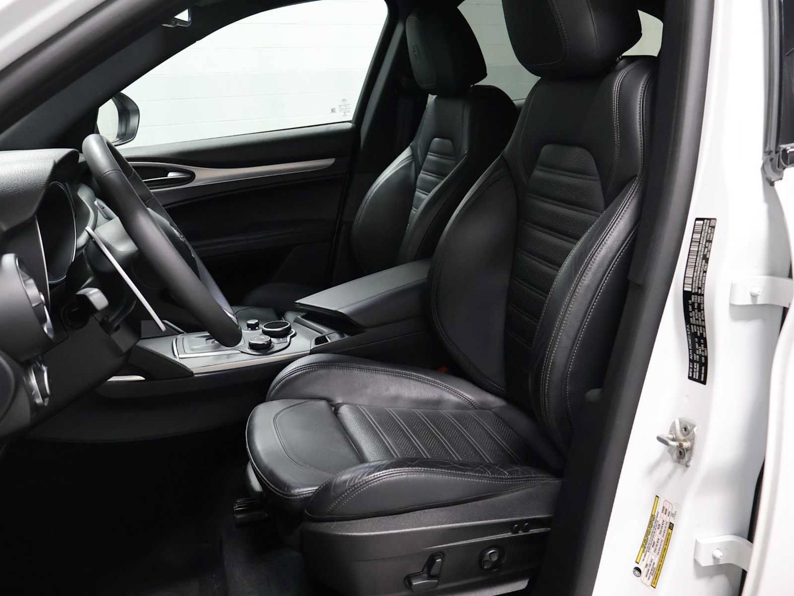 Used 2018 Alfa Romeo Stelvio Ti Sport AWD/4WD image 5