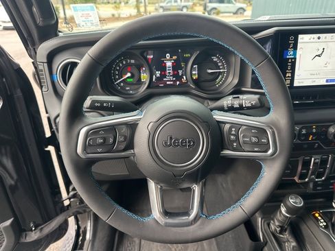 Used 2024 Jeep Wrangler High Altitude image 14